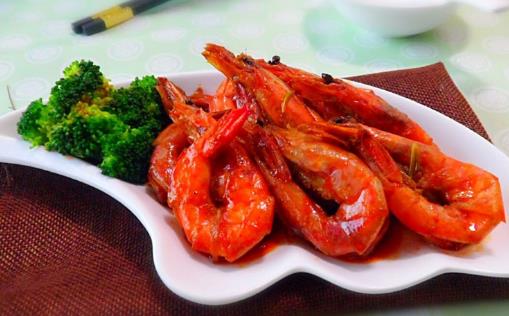 做油燜大蝦啤酒什么時候放?做油燜大蝦放啤酒時間