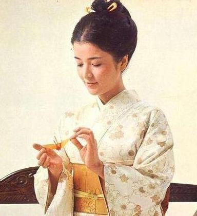 八、荒木由美子.jpg