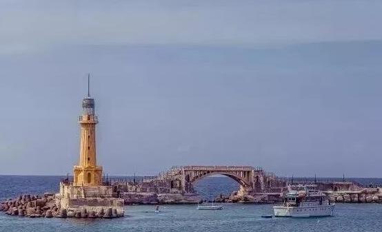 世界八大奇跡排行榜,埃及胡夫金字塔第一,兵馬俑第二!