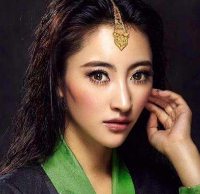 藏族十大美女排行榜,阿蘭·達(dá)瓦卓瑪?shù)谝唬笛胱楷數(shù)诙? border=