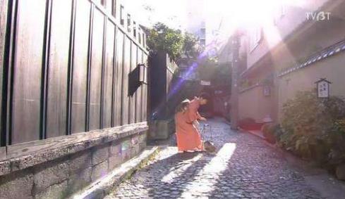 日本最經典的十大治愈劇排行榜,《深夜食堂》名聲大噪