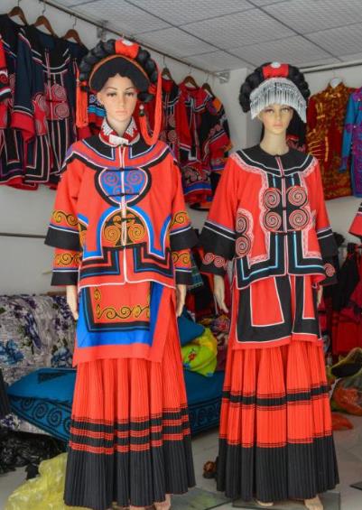 中國(guó)十大最美民族服飾排行榜,藏族服飾獨(dú)特又華麗