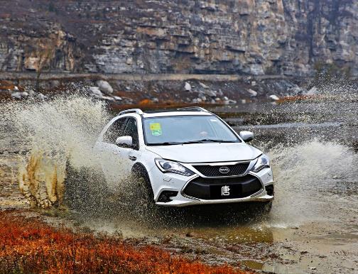 十大國產7座SUV排行榜,廣汽傳祺GS8外剛內柔很霸氣