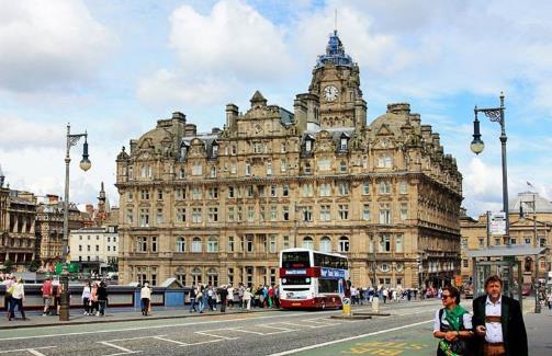 世界十大出口國(guó)家排行榜,中國(guó)出口金額高達(dá)1.9萬(wàn)億美元