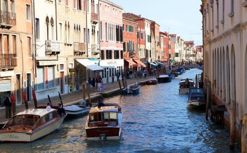 世界十大出口國(guó)家排行榜,中國(guó)出口金額高達(dá)1.9萬(wàn)億美元