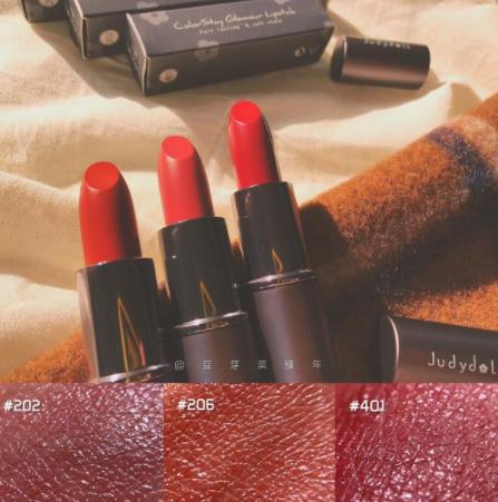 十大國貨口紅排行榜,美康粉黛、稚優(yōu)泉的口紅色號很齊全