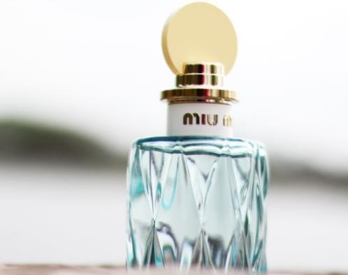 適合18歲用的香水排名,歐舒丹櫻花淡香水、寶格麗藍色能量水很清雅