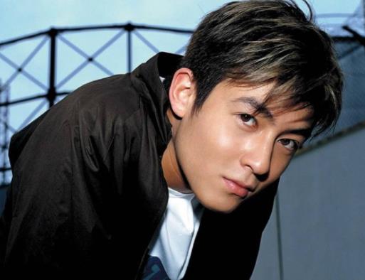 香港十大顏值男神排名,周潤發(fā)、張國榮是萬千少女的夢中情人