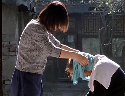 十大感人國產電影排行榜,《媽媽再愛我一次》《可可西里》引人淚目