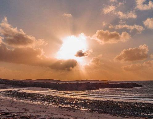 全球十大最美日落地排名,希臘圣托里尼島、巴厘島海神廟很美