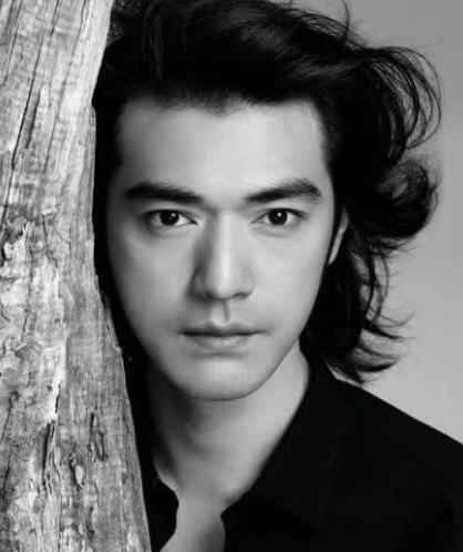 全球十大帥哥排行榜,萊昂納多·迪卡普里奧榮獲奧斯卡金像獎