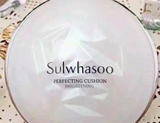 全球公認最好用的10大氣墊排名,雅詩蘭黛持久無暇氣墊細膩順滑