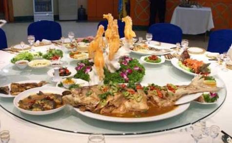 松原小吃排名,全魚宴是松原美食的代表,烤全羊很鮮美