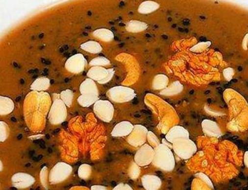 南陽十大小吃排名,板面是南陽傳統(tǒng)美食,油茶味道濃郁