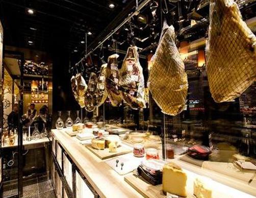 上海十大奢華餐廳排名,望江閣有一對一的管家全程服務(wù)