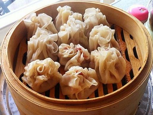 沈陽十大名吃排名,熏肉大餅酥脆可口,小雞燉蘑菇營養豐富