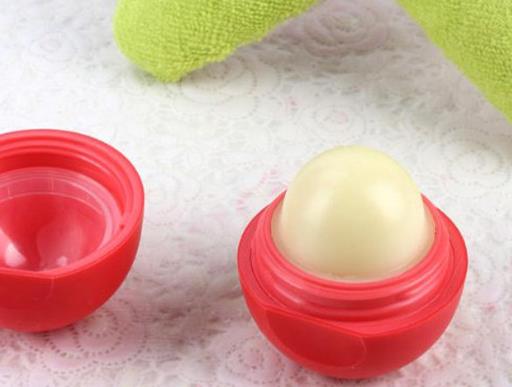 全球最好用的潤唇膏排名,伯特小蜜蜂唇膏、妮維雅潤唇膏很滋潤