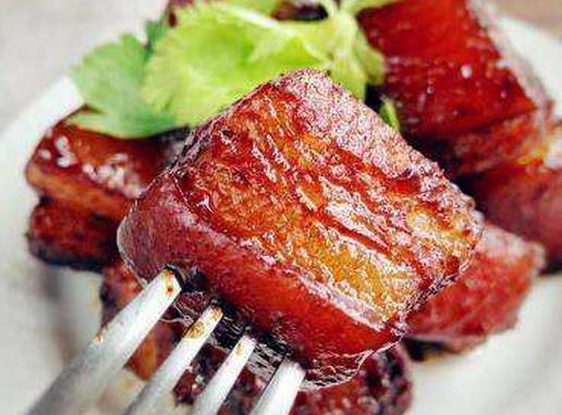 脂肪肝不能吃的食物,喝酒傷肝,高膽固醇食物影響病情穩定