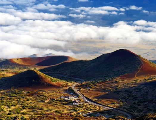 世界十大最令人驚嘆的火山,富士山是旅游勝地,埃特納火山很獨特