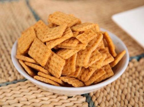 十大鍋巴品牌排名,良品鋪子鍋巴、三只松鼠鍋巴很酥脆