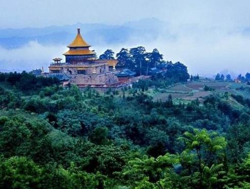 7-8月最佳旅游地點排名,拉薩很涼爽,呼倫貝爾有美麗大草原