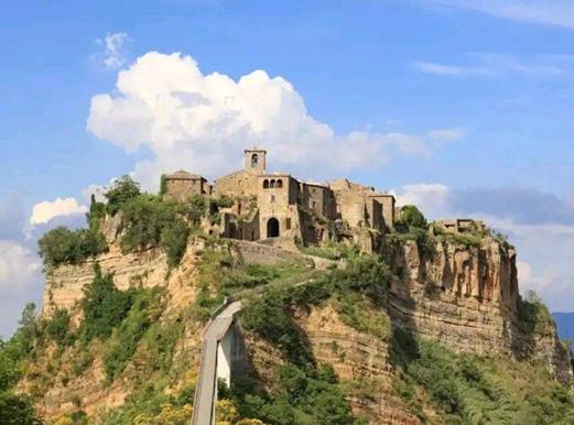 日本十大經典動畫排名,千與千尋展示人性的光輝、蠟筆小新非常經典