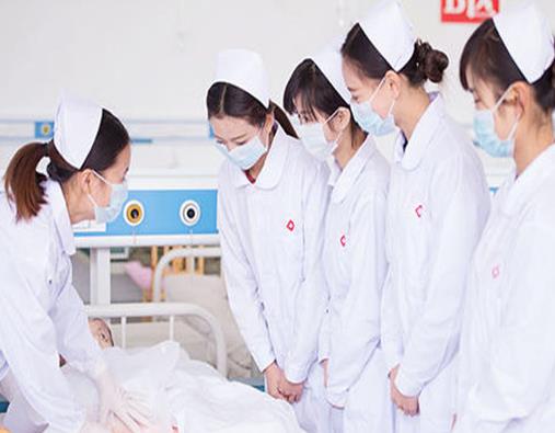 女生大專學(xué)什么專業(yè)好,護(hù)理專業(yè)比較穩(wěn)定、財(cái)經(jīng)專業(yè)很吃香