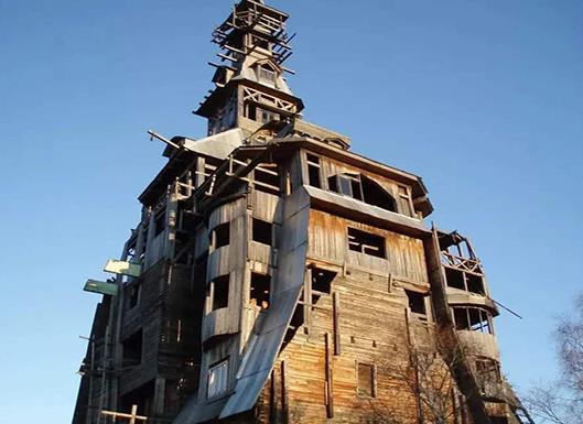 世界十大危險(xiǎn)建筑排名,首都之門水平頂級、比薩斜塔知名度高