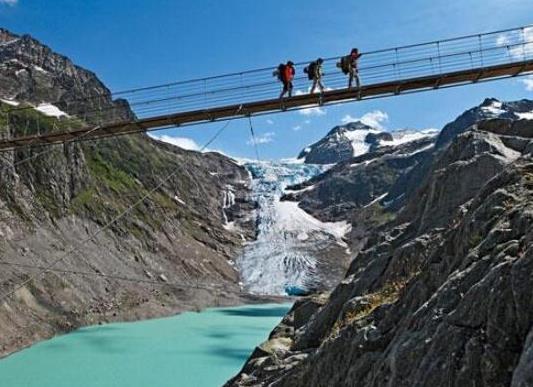 世界上最驚悚的十座橋梁排行榜,蘭卡威天空之橋、蓬特德大吊橋很驚險