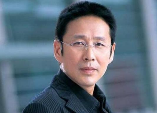 中國十大老戲骨男演員排名,李雪健演技扎實、陳道明正氣十足