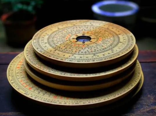 安徽十大傳統工藝品,安徽宣紙層次分明、安徽徽墨風肌膩理