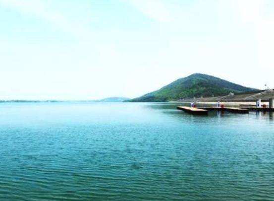 南京十大著名湖泊排行榜,紫霞湖是5A級景區、玄武湖夜游也很美