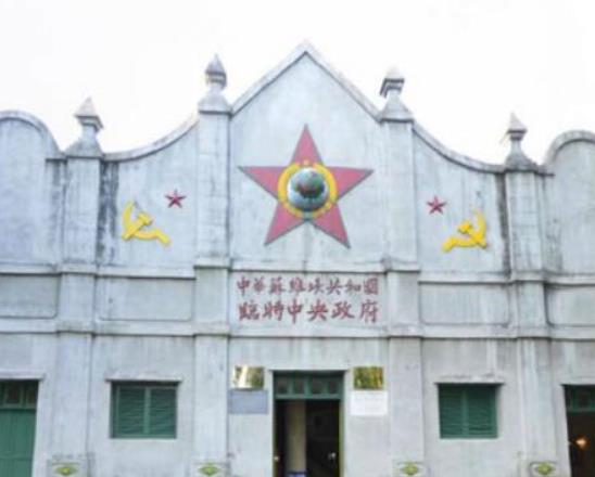 中國(guó)十大著名紅色旅游景點(diǎn),延安革命紀(jì)念地景區(qū)、西柏坡深受人們歡迎