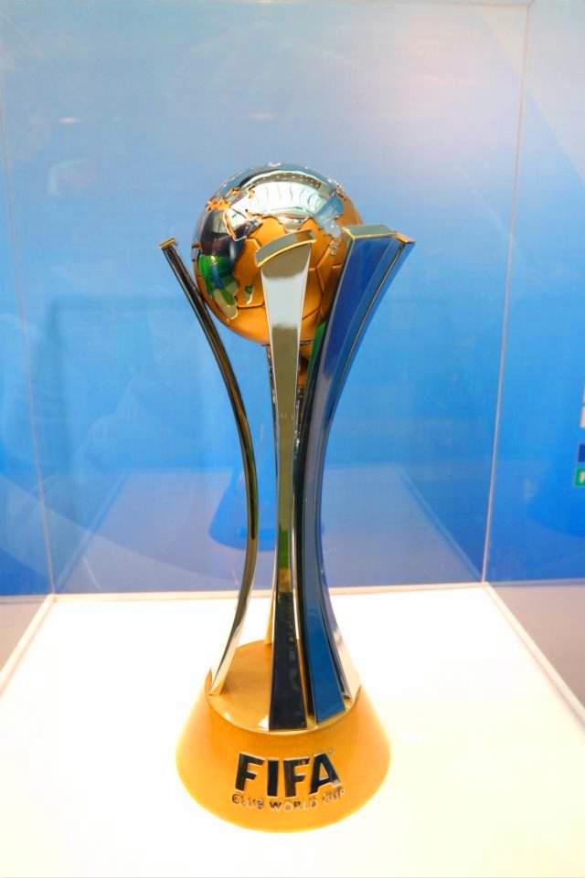 足球運動員都想得到的冠軍獎杯 大力神杯是足球界最高榮譽的象征