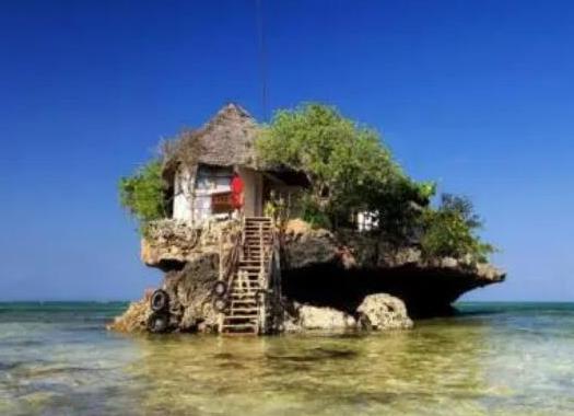 全球十大奇特餐廳,馬爾代夫海底餐廳、芬蘭冰雪餐廳聞名于世