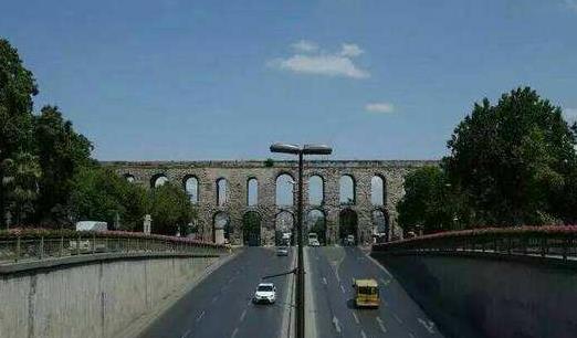 瓦倫斯水道橋