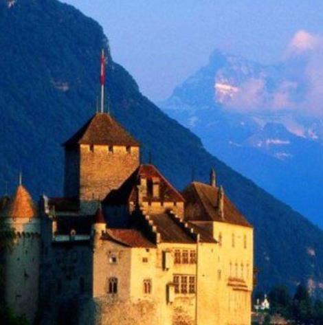 瑞士蒙特勒四大旅游景點排行榜 西庸城堡是座代表瑞士的古城堡