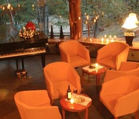 真實存在的世界十大美景旅游景點排行 紫藤隧道格外美麗與神秘