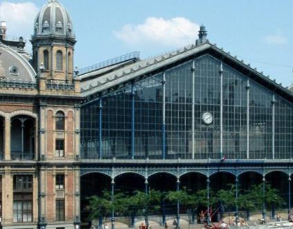 玩轉(zhuǎn)世界十大冬季旅行圣地旅游排行 克萊恩是阿爾卑斯山地區(qū)兩座相連的小城