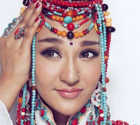 藏族十大美女排行 阿蘭·達瓦卓瑪是一個長得非常美麗的姑娘