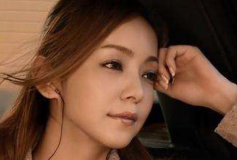 日本最受歡迎熟女排行 內(nèi)田有紀(jì)98年被Junon雜志票選為日本第二美麗女星