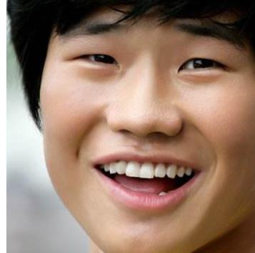 鮮為人知的十大學(xué)霸男星 陳坤1995年考入東方歌舞團(tuán)擔(dān)任獨(dú)唱歌手