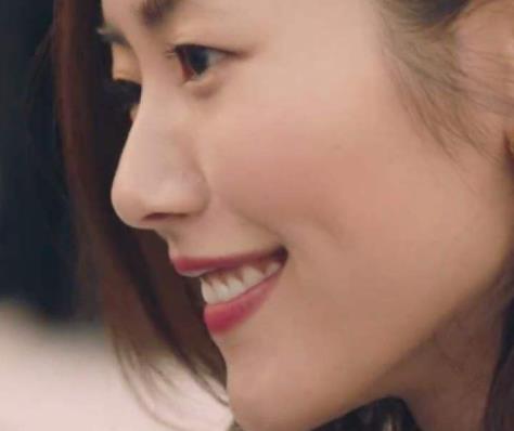 娛樂圈五大有酒窩美女排行 劉雯兩點酒窩笑起來很有親和力