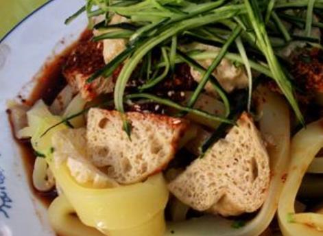 甘肅張掖土特產(chǎn)品排行 小河紅棗果形較小但肉質(zhì)細(xì)密