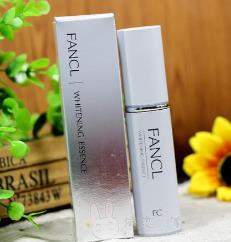 日本祛斑產品排行榜 祛斑美白精華美容液能有效淡化色斑