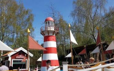 世界主題公園 丹麥蒂沃利公園位于哥本哈根的市中心