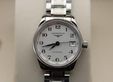 入門女機械表排名 浪琴L2.128.5.32.7有著非常不錯的外觀