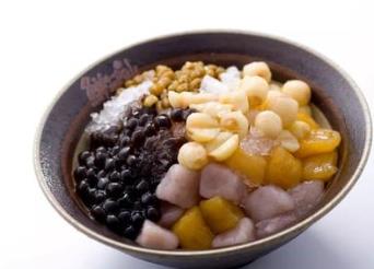 芋圓甜品品牌十大排行榜 鮮芋仙堅(jiān)持以純手感遵循傳統(tǒng)工法