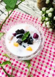 芋圓甜品品牌十大排行榜 鮮芋仙堅(jiān)持以純手感遵循傳統(tǒng)工法