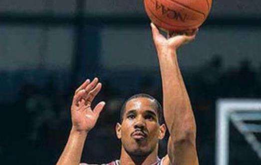 盤點(diǎn)NBA十大詭異罰球 巴里端尿盆投法怪異無比